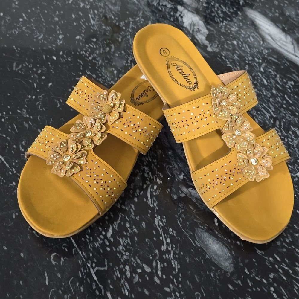 BRAND NEW ATALINA DOUBLE FLORAL SLIP ON SANDAL